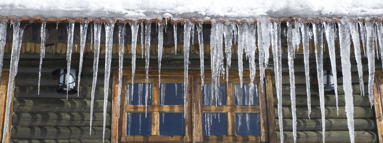 spray foam prevents ice dams by providing proper insulation in Elk Grove attic spaces